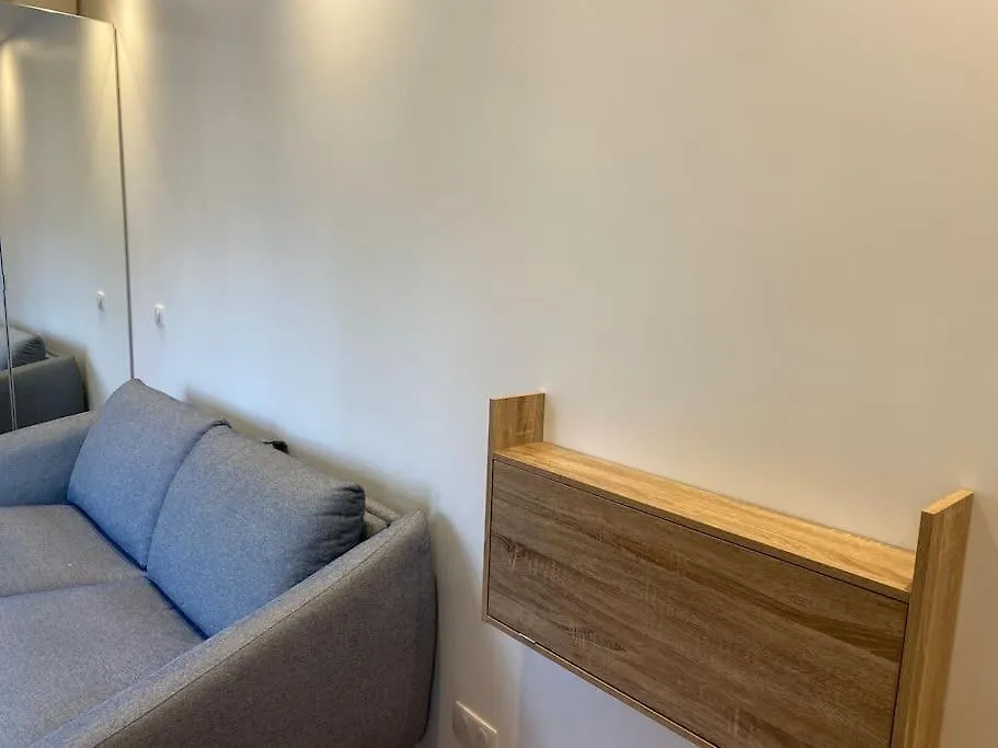 דירה Charmant Studio Parisien Avec Vue, Au Coeur Du 7E Arrondissement
